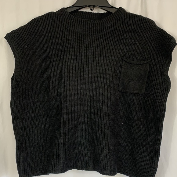 Tops - NEW Boxy Cropped Sleeveless Sweater with Pocket in Black Size XL NWOT